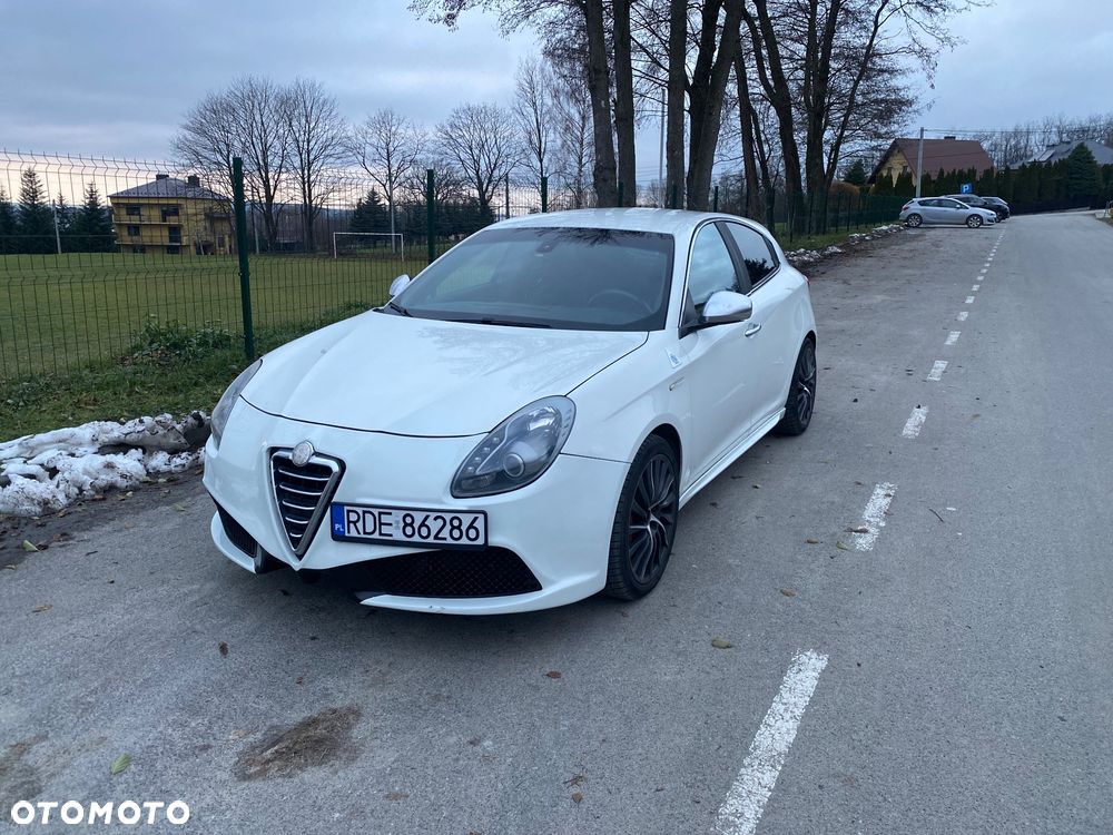 Alfa Romeo Giulietta 1750 TBi Quadrifoglio Verde - 2