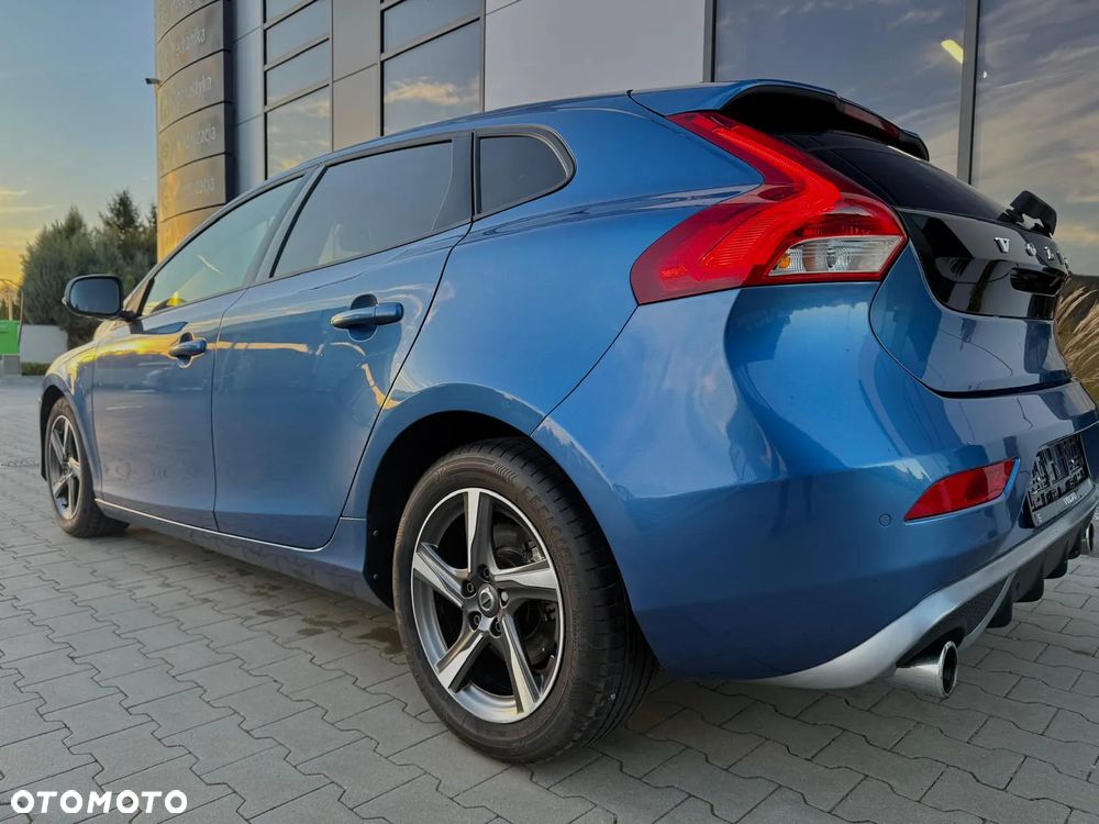 Volvo V40 D3 R-Design - 28