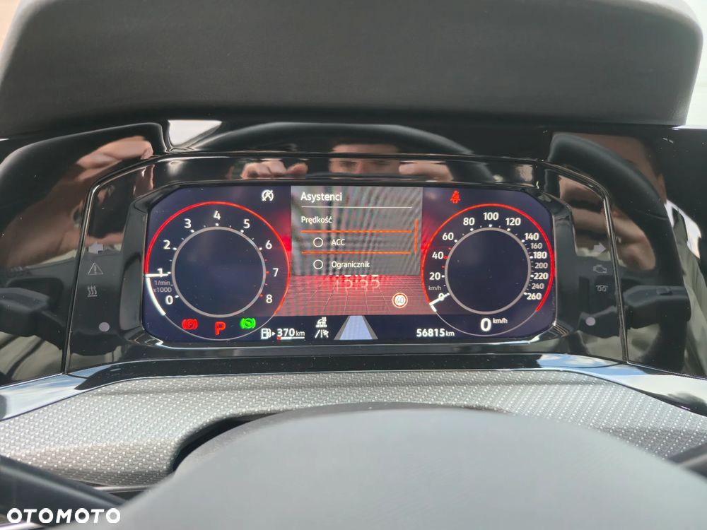 Volkswagen Golf 1.5 eTSI OPF DSG R-Line - 27