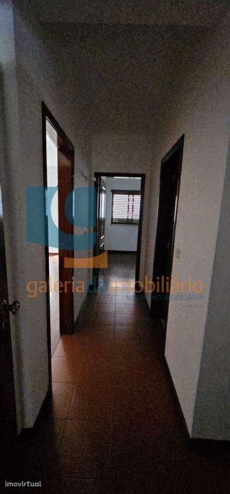 Arrenda-se T3 com Garagem e parqueamento - Grande imagem: 5/7