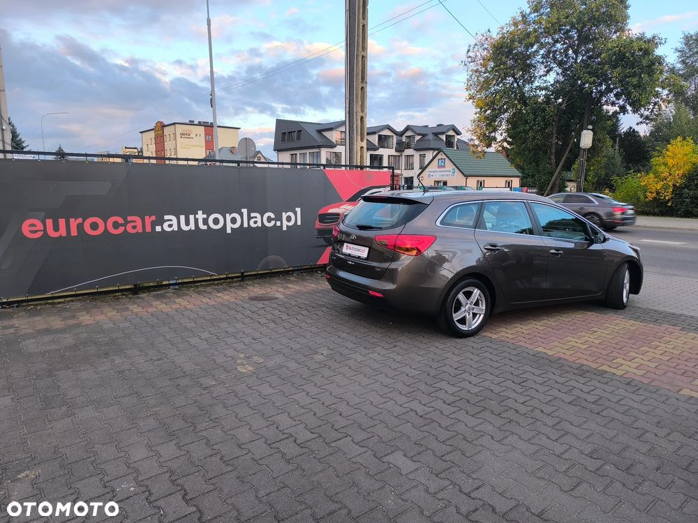 Kia Ceed 1.6 CRDi 128 Dream Team Edition - 3
