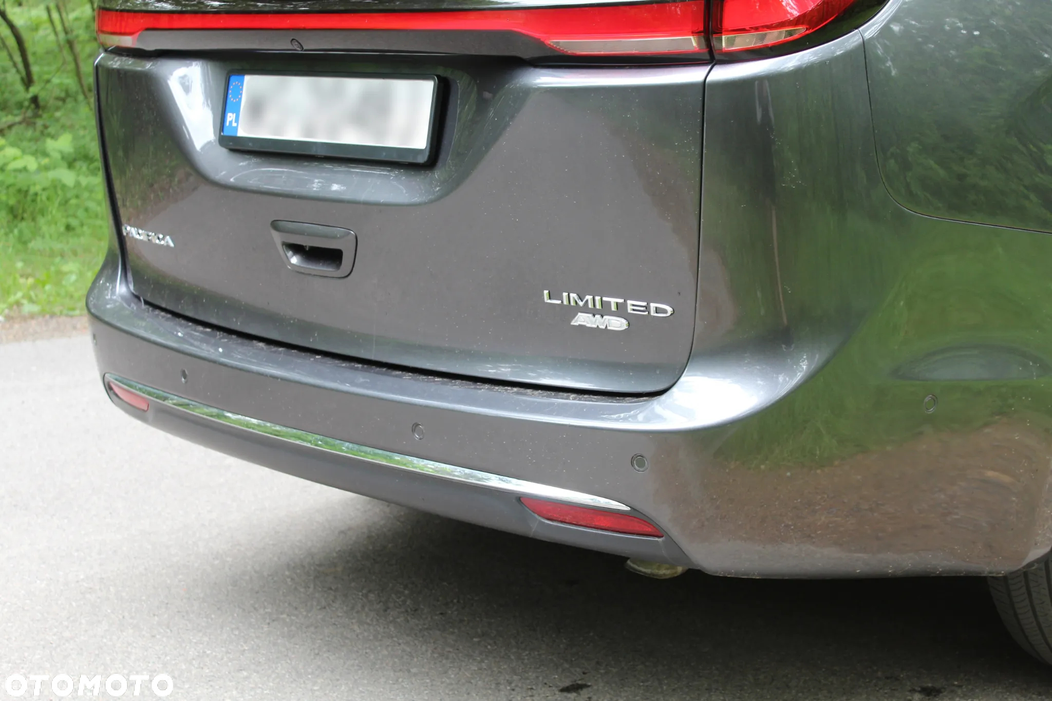 Chrysler Pacifica - 4