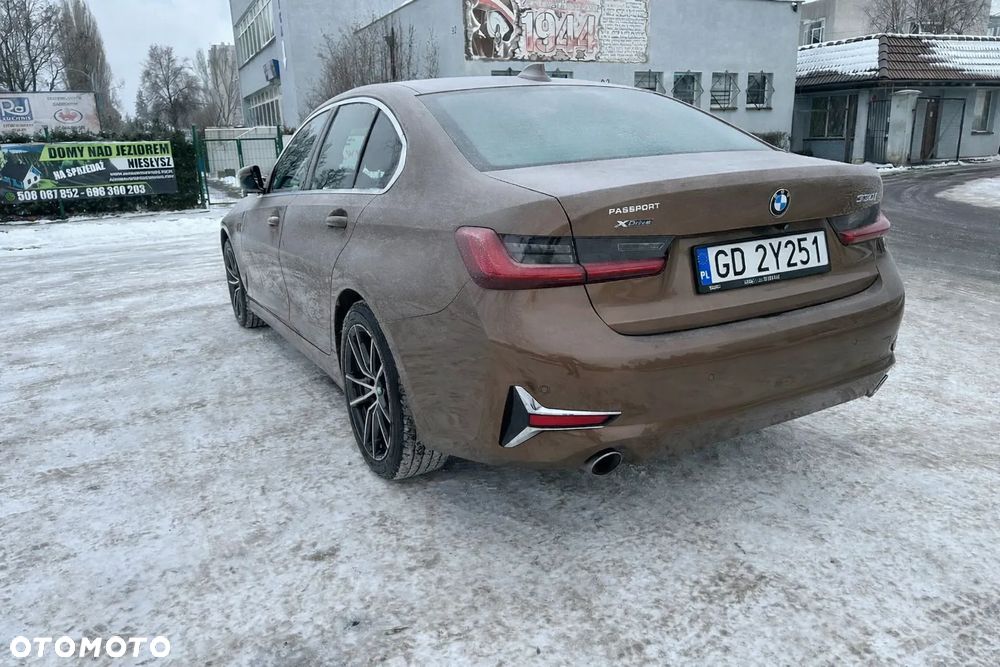 BMW Seria 3 330i xDrive - 5