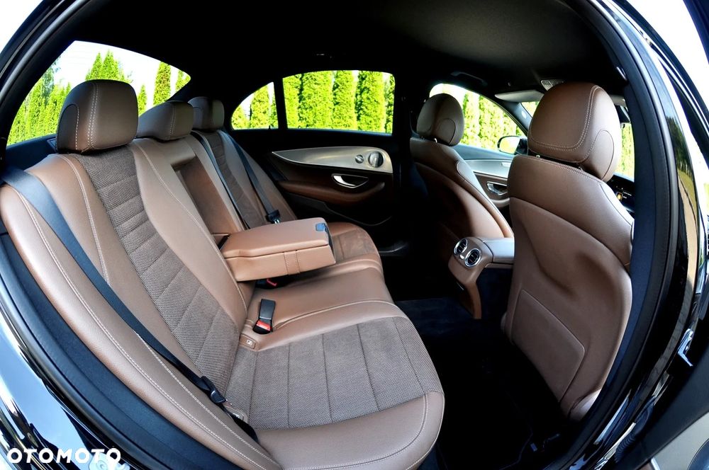 Mercedes-Benz Klasa E 220 d AMG - 18