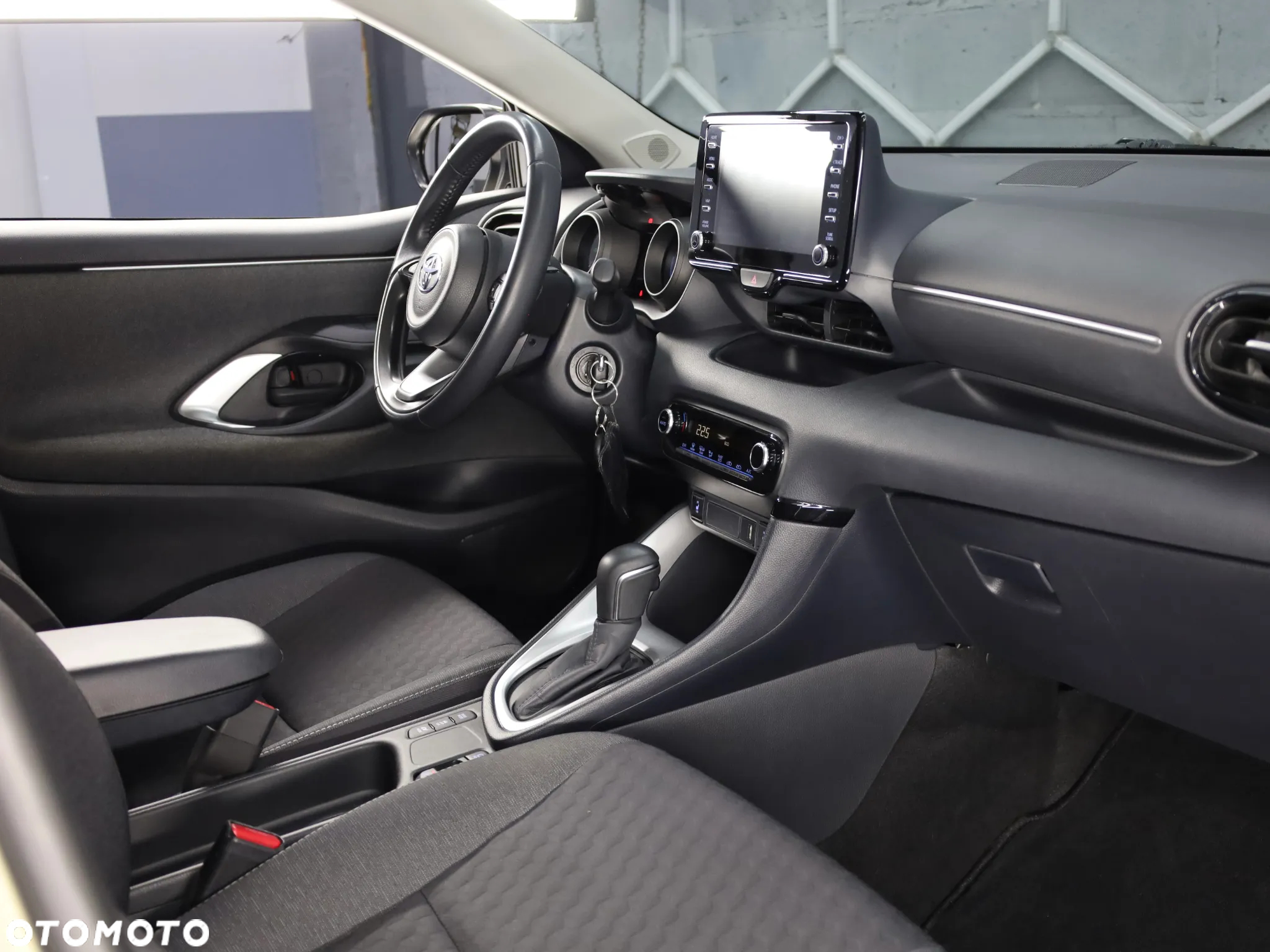 Toyota Yaris Hybrid 1.5 Comfort - 24