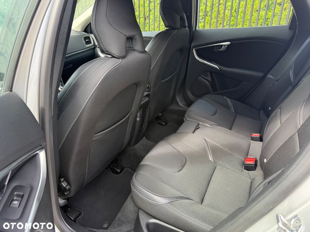 Volvo V40 T2 Drive-E Momentum - 8