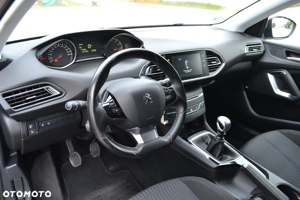 Peugeot 308 - 35