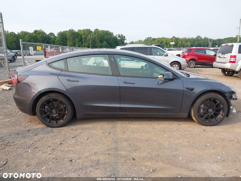 Tesla Model 3 Langstreckenbatterie Allradantrieb Dual Motor - 5