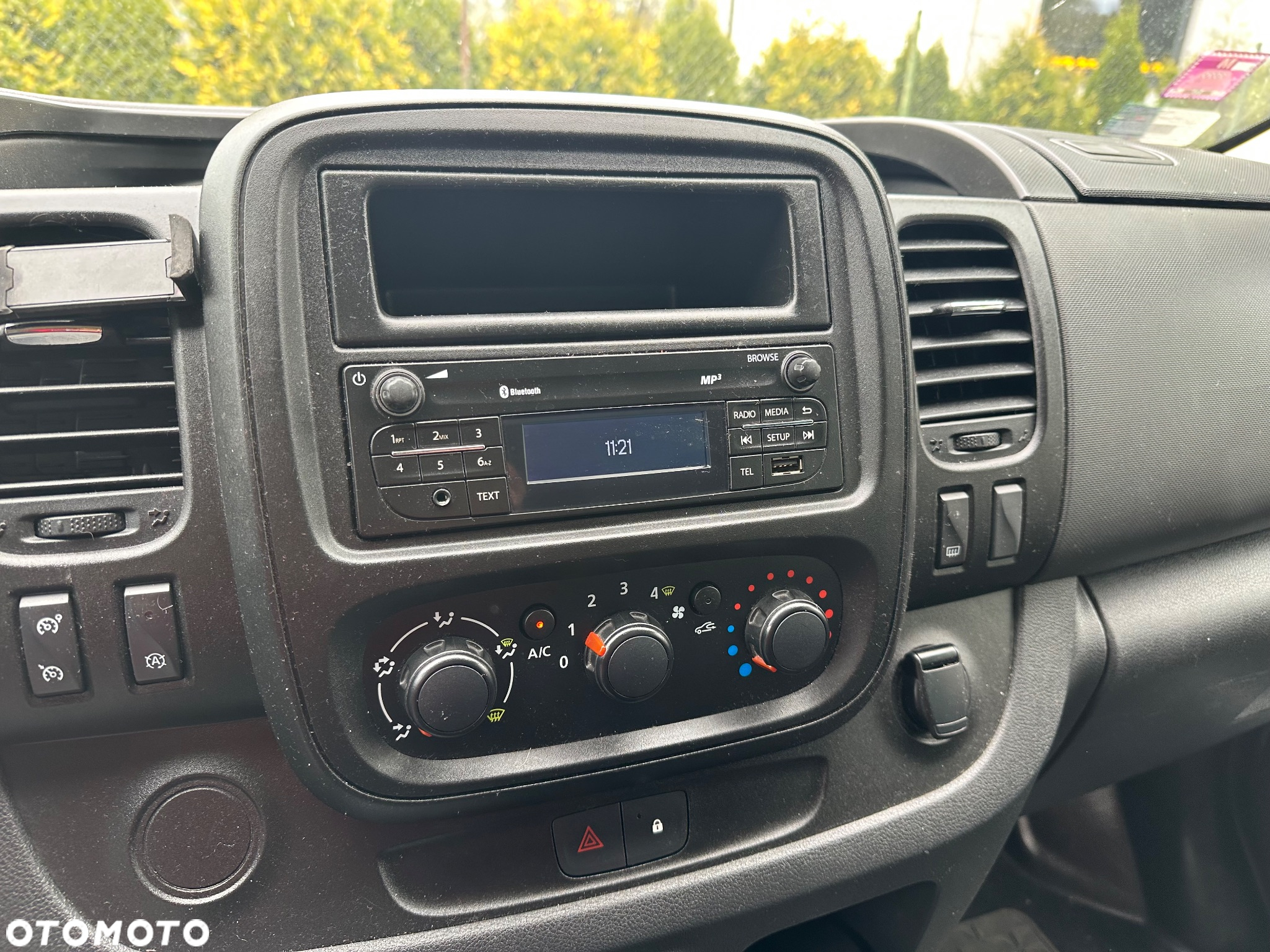 Opel Vivaro - 26