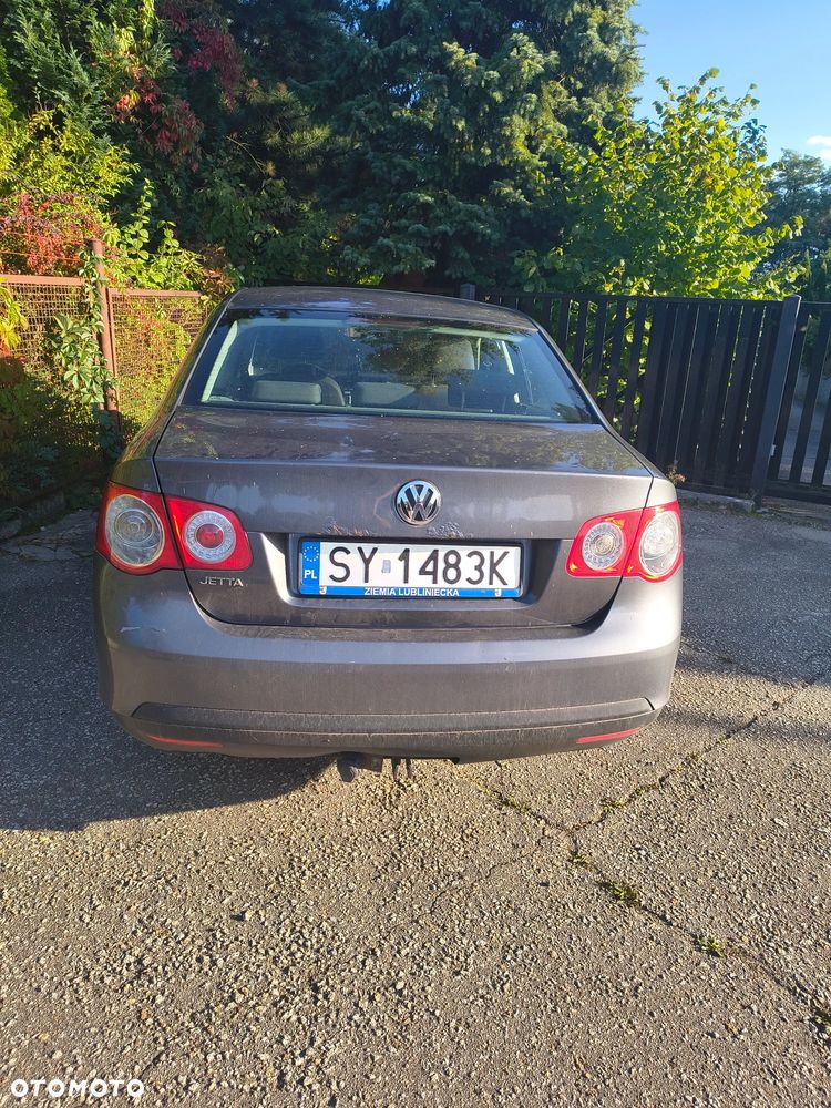 Volkswagen Jetta 1.9 TDI Comfortline - 4