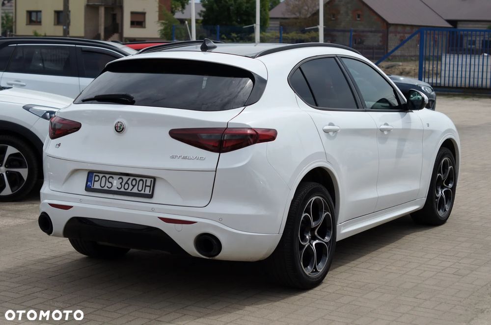 Alfa Romeo Stelvio 2.0 Turbo 16V AT8-Q4 Ti - 5