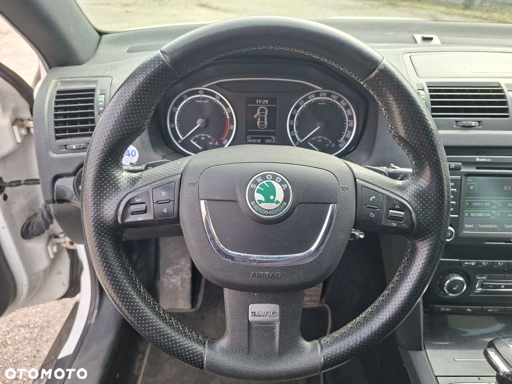 Skoda Octavia 2.0 TSI DSG RS - 19