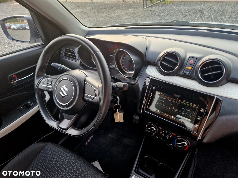 Suzuki Swift 1.2 Premium Plus - 29