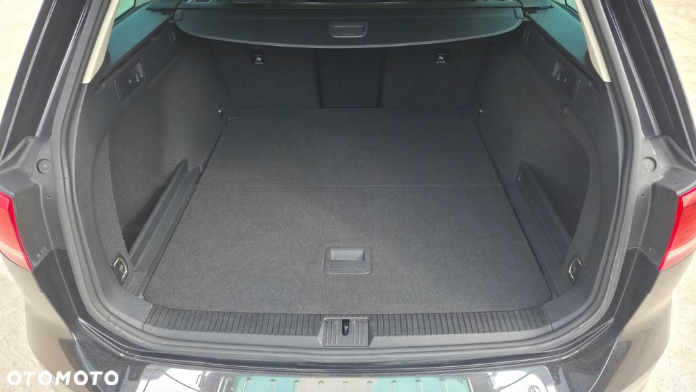 Volkswagen Passat 2.0 TDI SCR (BlueMotion Technology) DSG Comfortline - 23