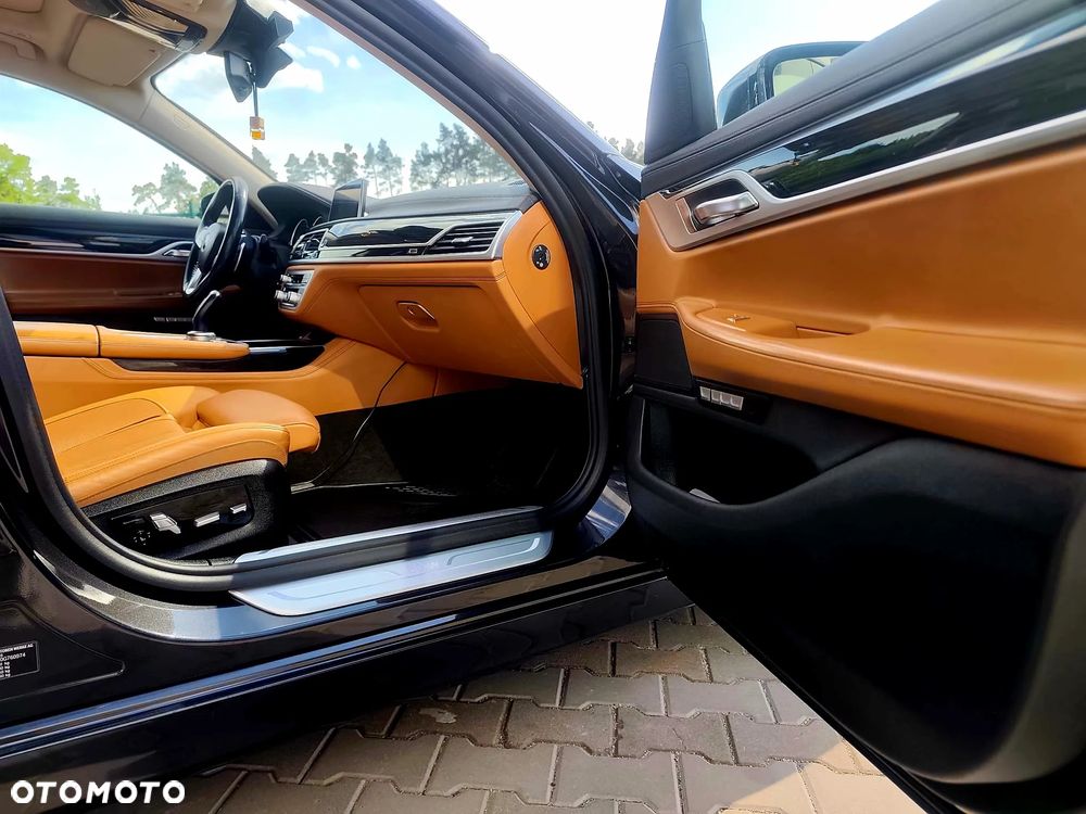 BMW Seria 7 740d xDrive - 8