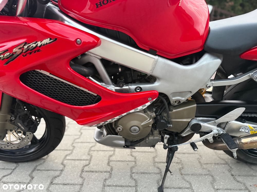 Honda VTR - 26