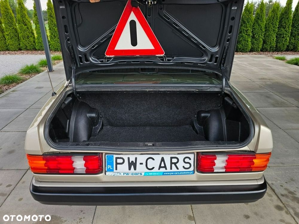 Mercedes-Benz W201 (190) - 30