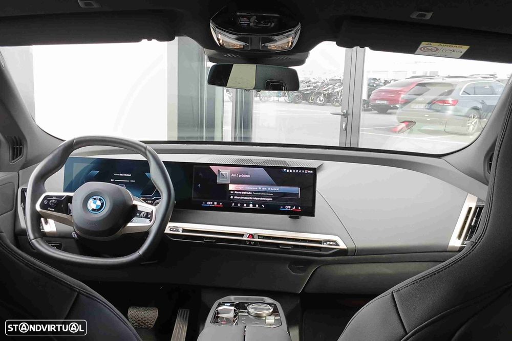 BMW iX xDrive 40 Pack Desportivo - 9