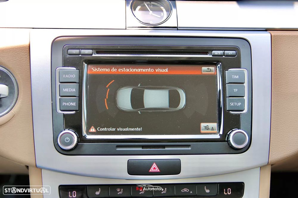 VW Passat CC 2.0 TDi BlueMotion DSG - 32