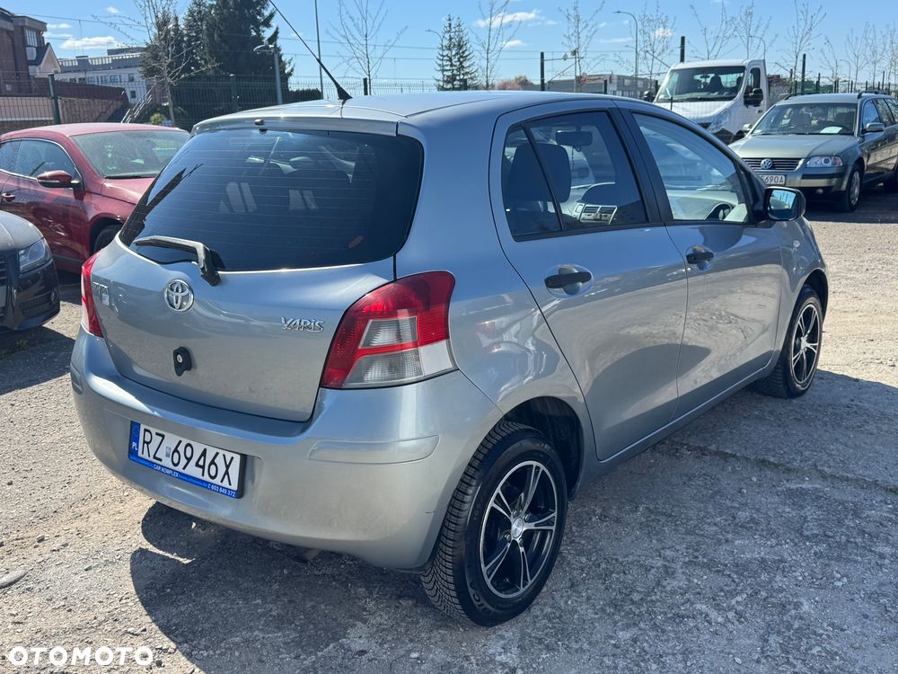 Toyota Yaris 1.0 Luna A/C - 3