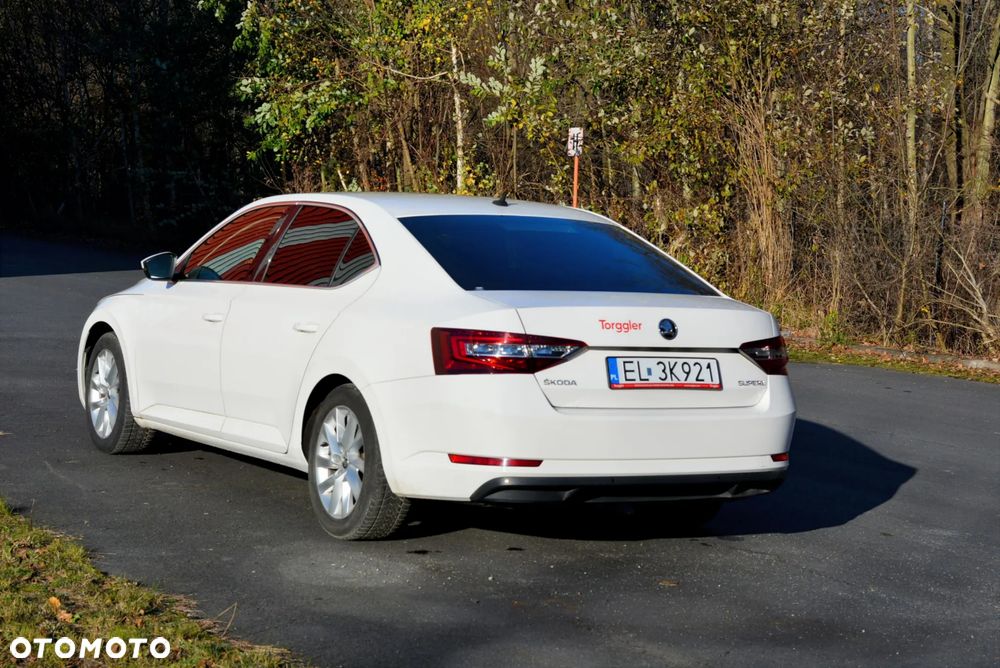 Skoda Superb 2.0 TDI Ambition - 6