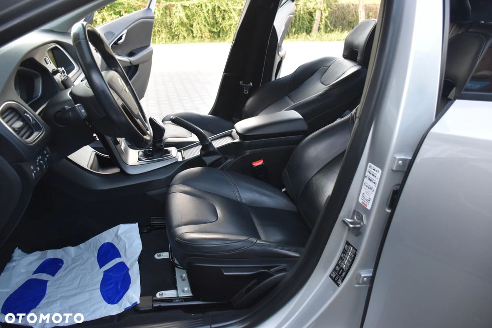 Volvo V40 D2 Momentum - 12