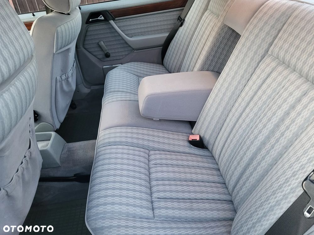 Mercedes-Benz W124 (1984-1993) - 15