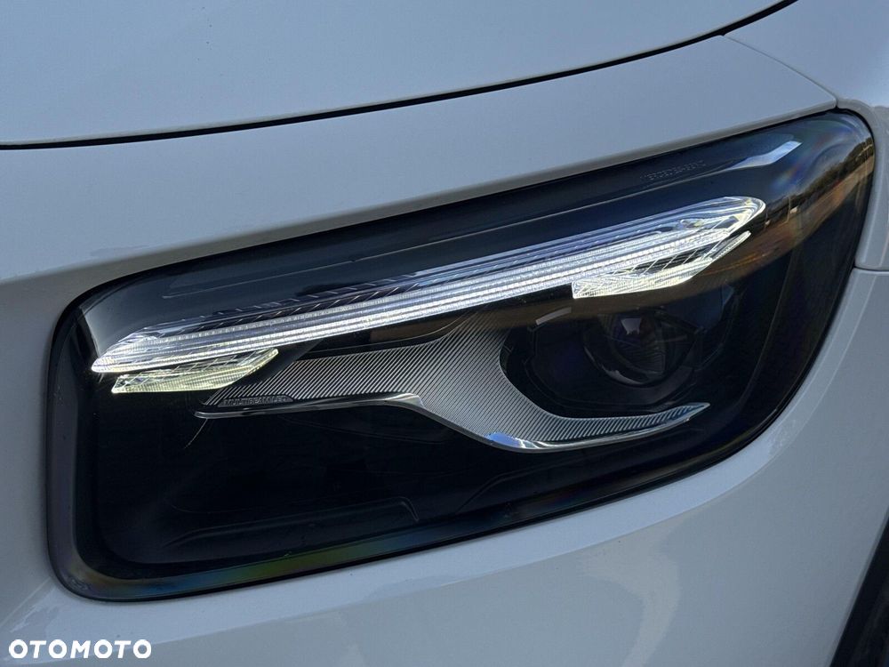 Mercedes-Benz GLB 200 d 4-Matic AMG Line 8G-DCT - 11