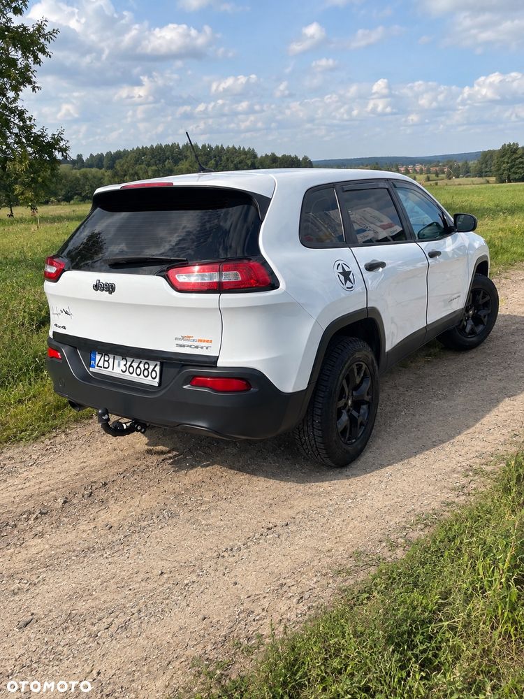 Jeep Cherokee - 4