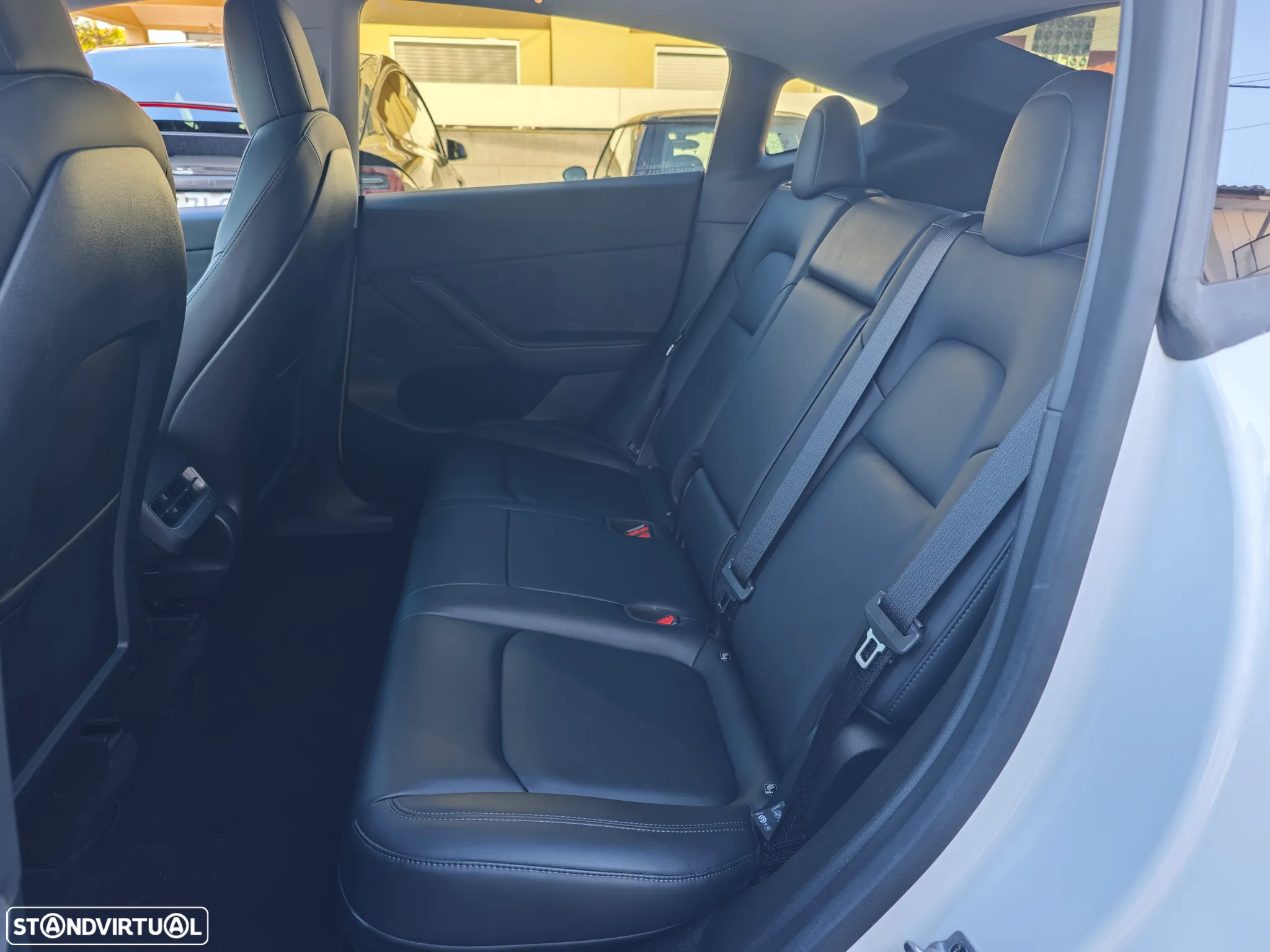 Tesla Model Y Long Range Dual Motor AWD - 19