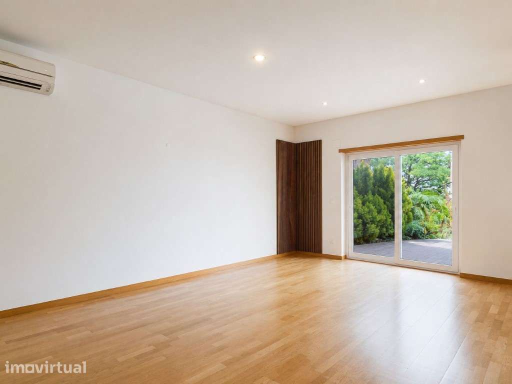 Moradia T4+3 junto à Avenida Marginal, Cascais - Grande imagem: 5/23