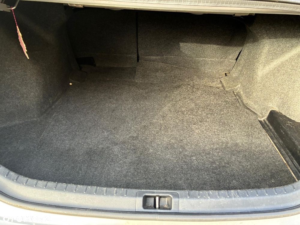 Toyota Corolla 1.4 D-4D Active - 8