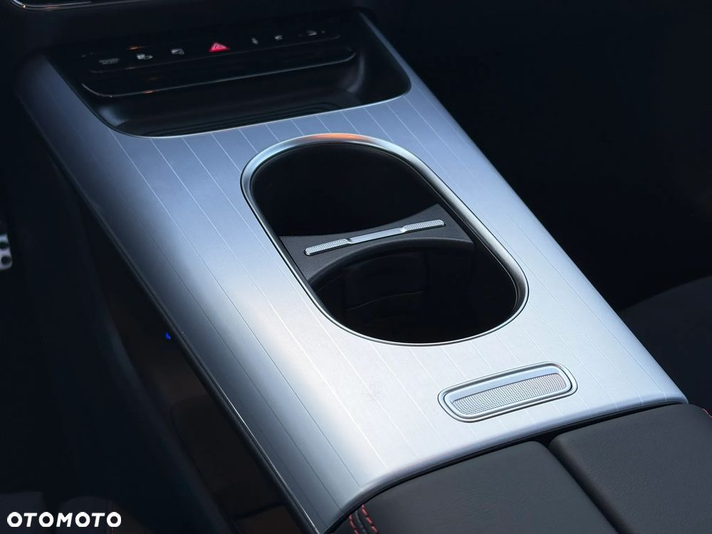 Mercedes-Benz GLB - 15