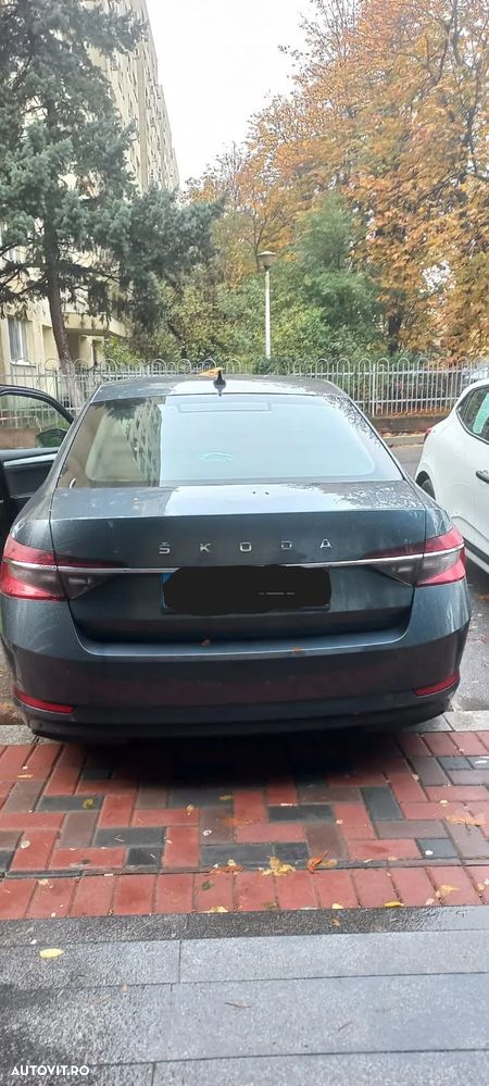 Skoda Superb 2.0 TDI AMBITION - 8