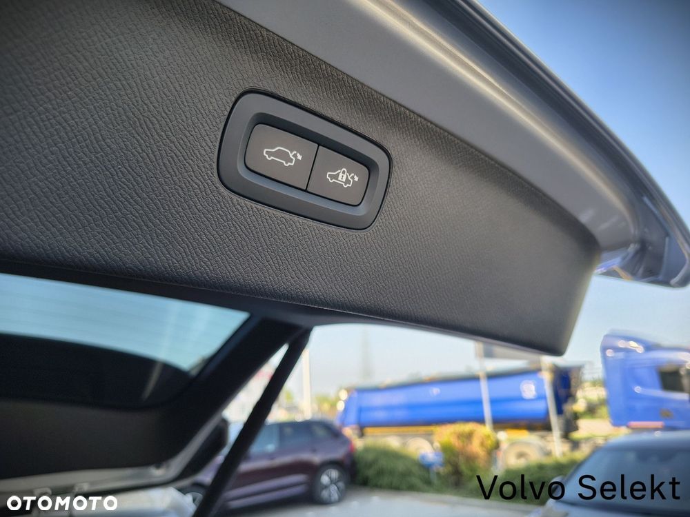 Volvo XC 90 - 32