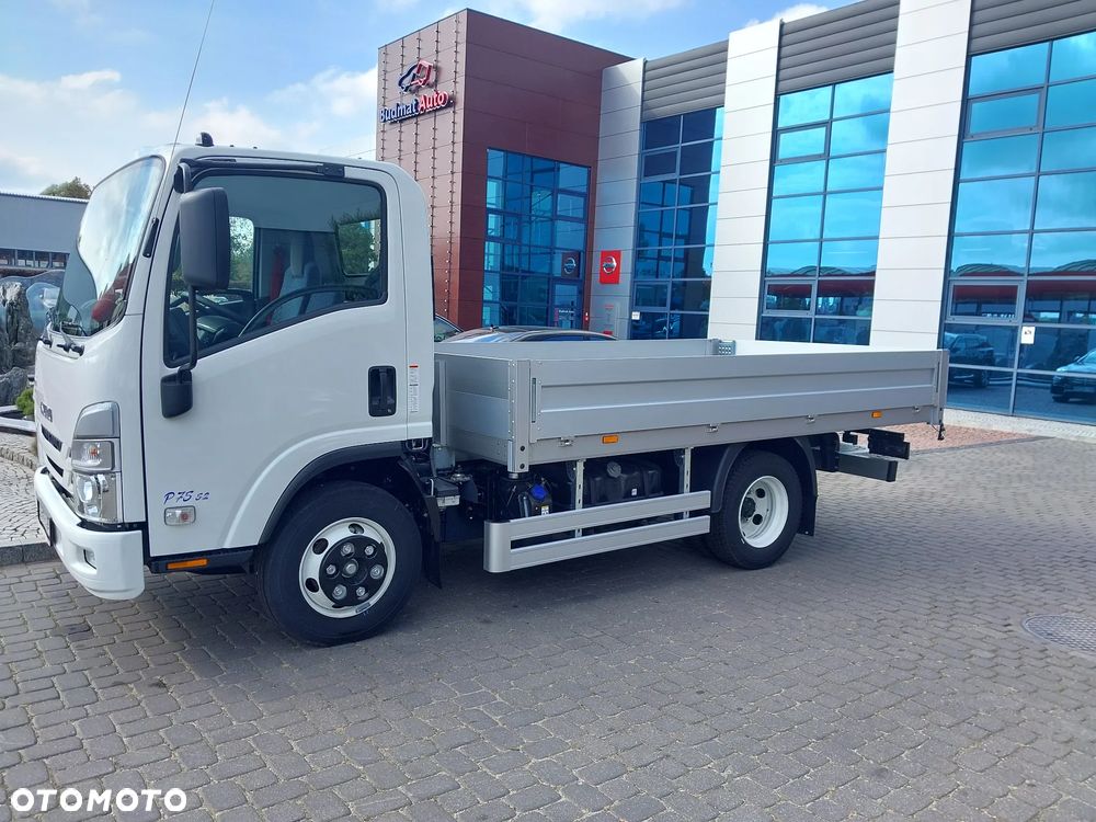 Isuzu P75 5.2 L - 8