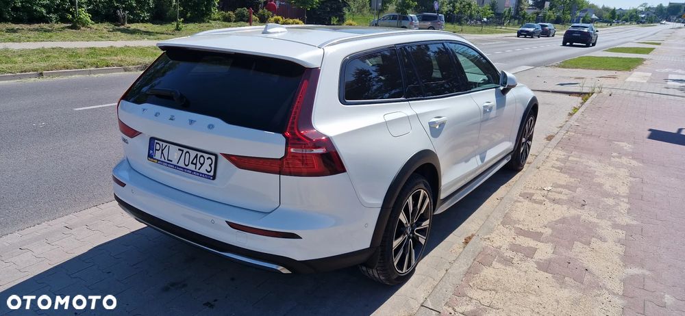 Volvo V60 Cross Country - 32