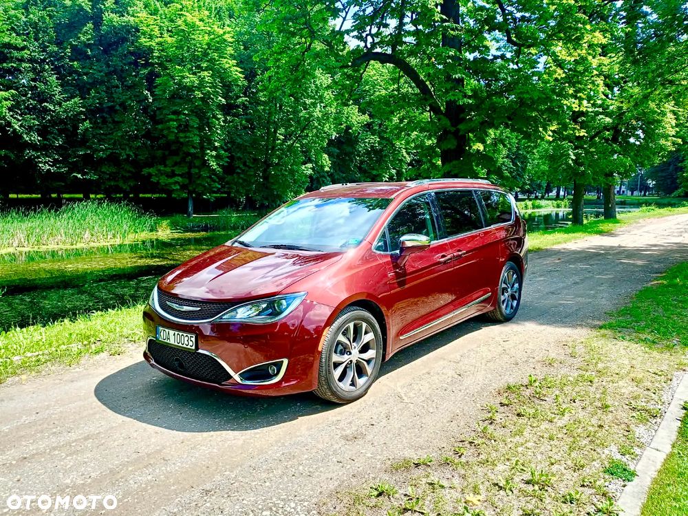 Chrysler Pacifica - 4
