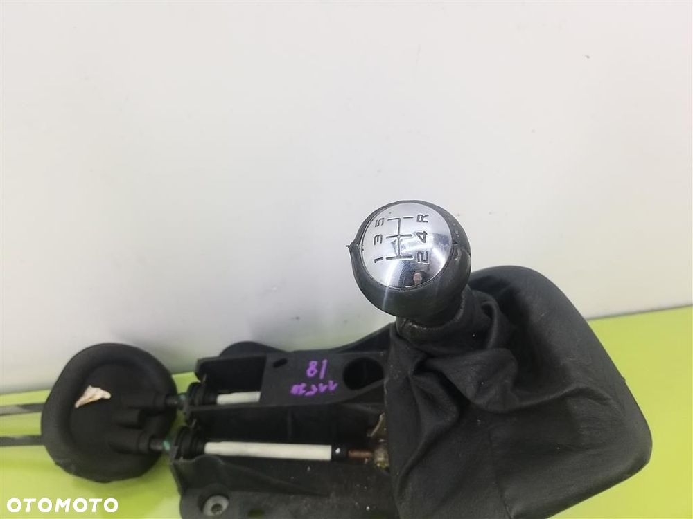 Mechanizm zmiany biegów lewarek Peugeot 307  2001-2008 2.0 HDI  136KM - 4
