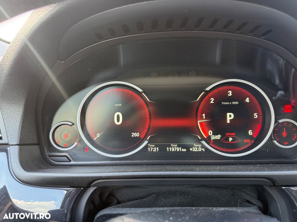 BMW Seria 5 525d xDrive AT - 15