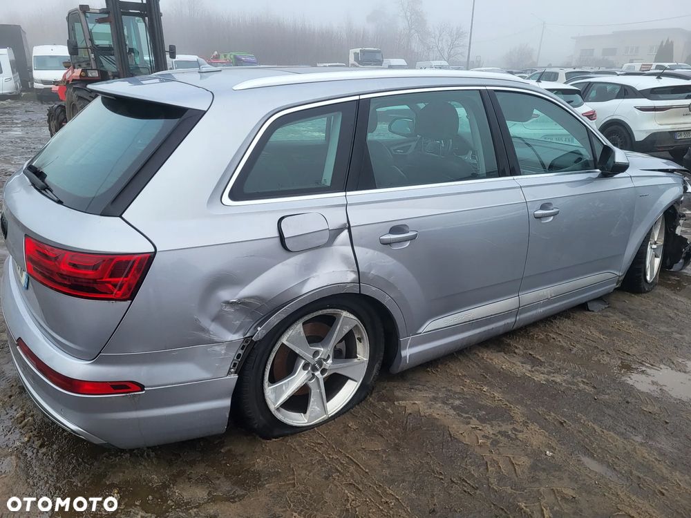 Audi Q7 - 1