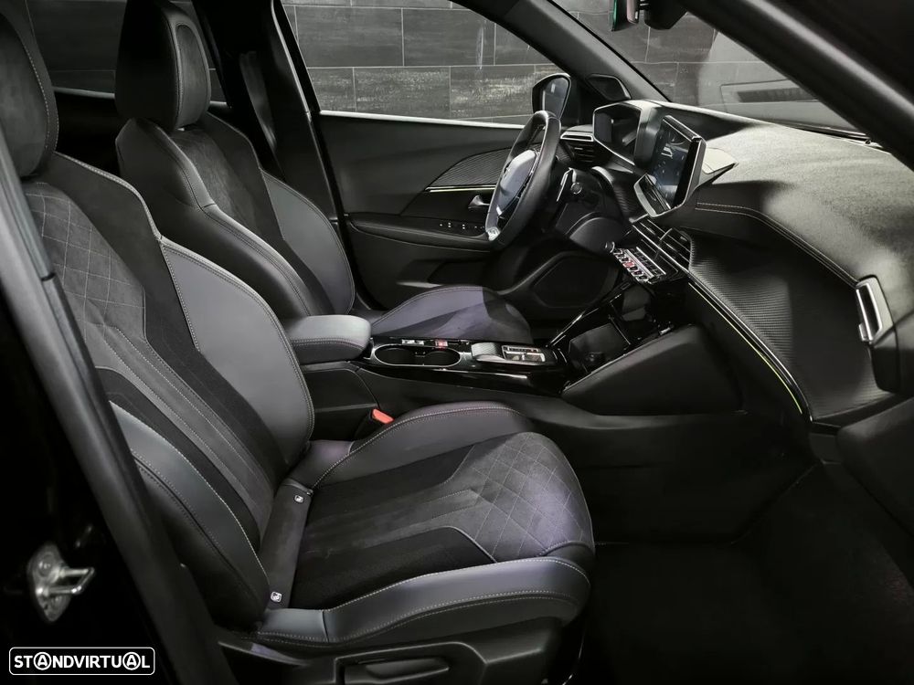 Peugeot 2008 1.5 BlueHDi GT Pack EAT8 - 25