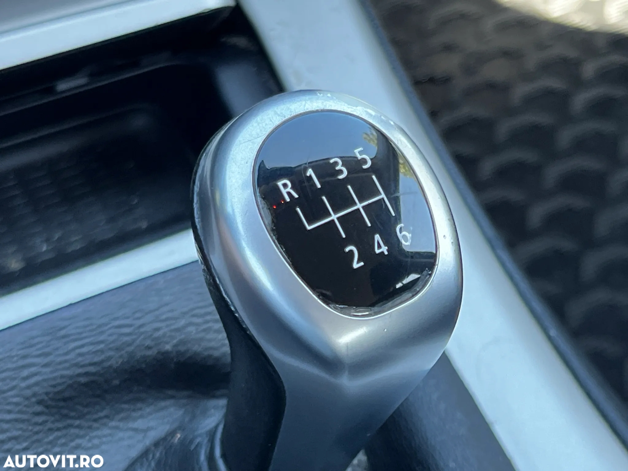 BMW Seria 3 318d - 15