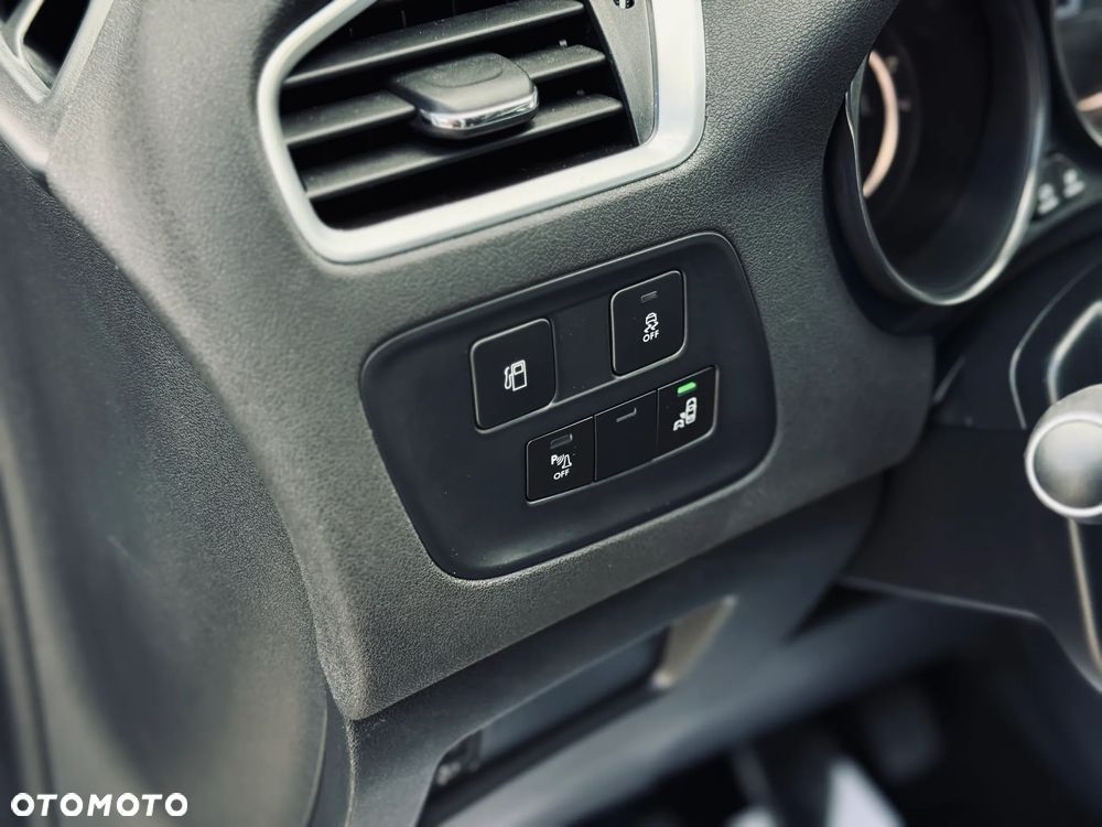 Citroën C4 BlueHDi 100 Business Class - 26