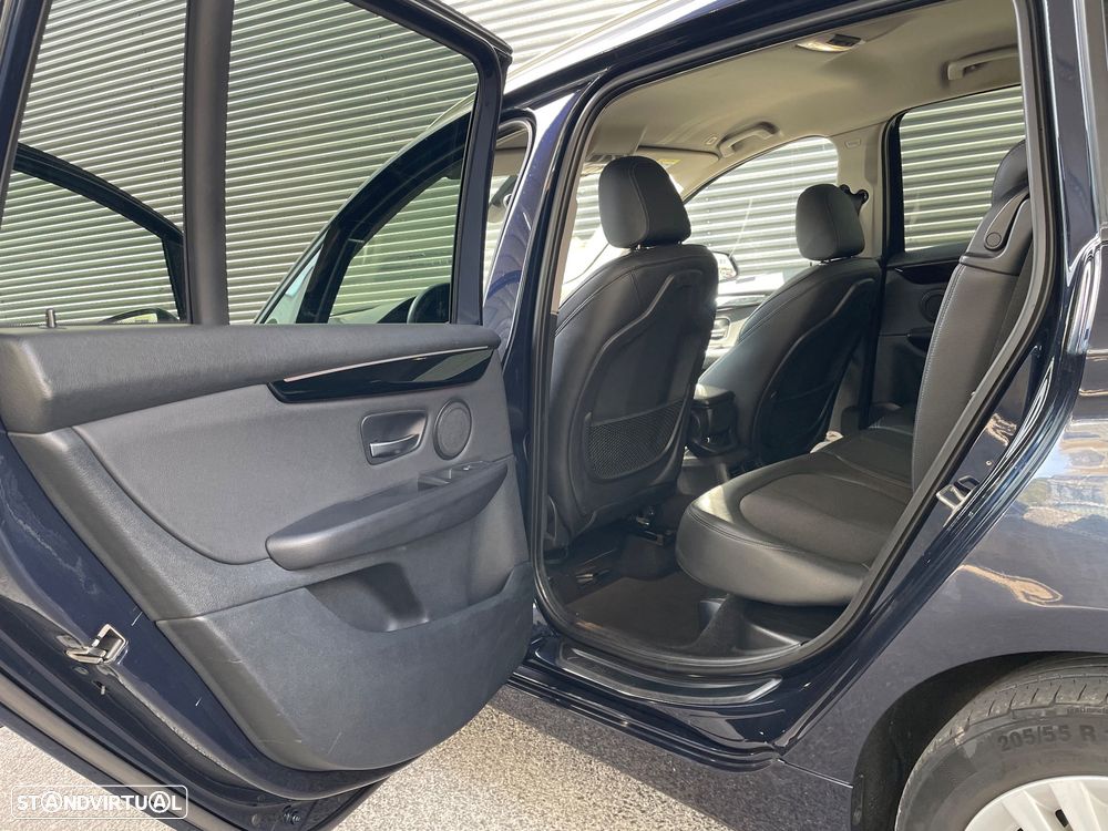 BMW 218 Active Tourer d - 4