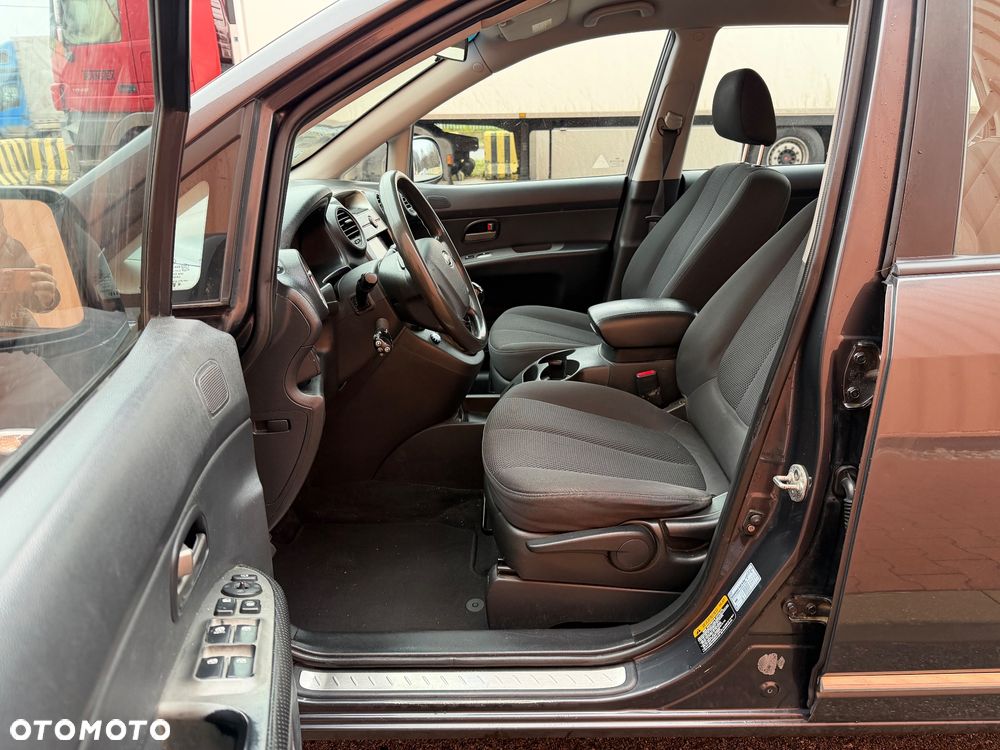 Kia Carens 2.0 EX - 15