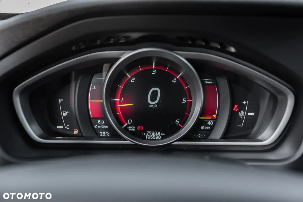 Volvo V40 Cross Country D4 Summum - 20