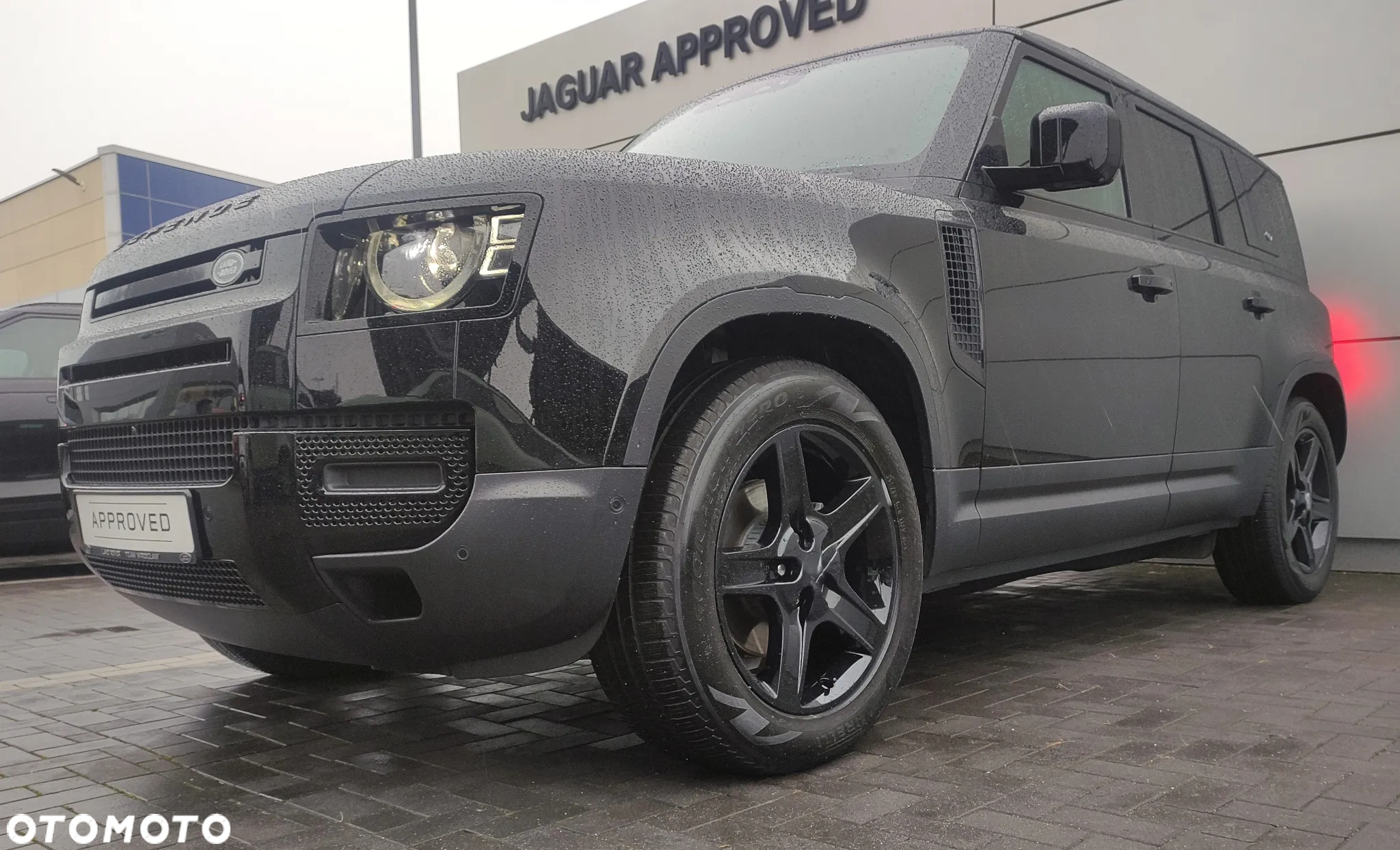 Land Rover Defender - 7