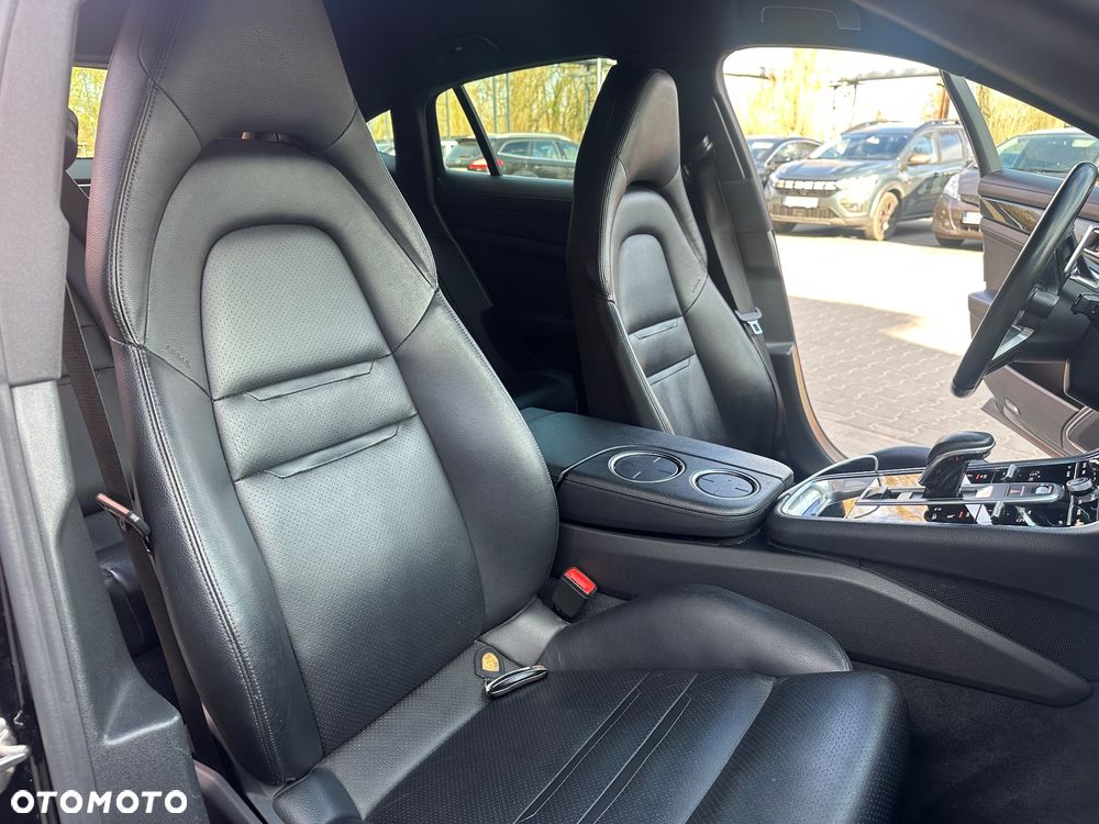 Porsche Panamera 4 - 13