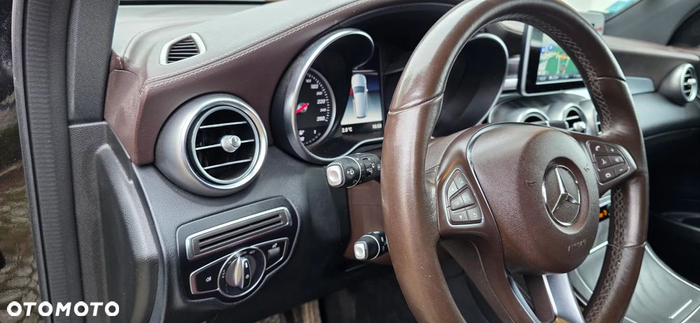 Mercedes-Benz GLC - 26